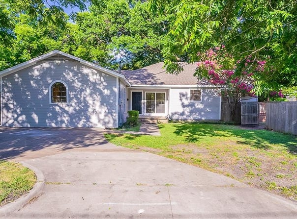 404 Jackson Street, Farmersville, TX 75442