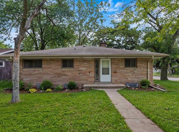 5404 N BETHMAUR Lane, MILWAUKEE, WI 53209-4909