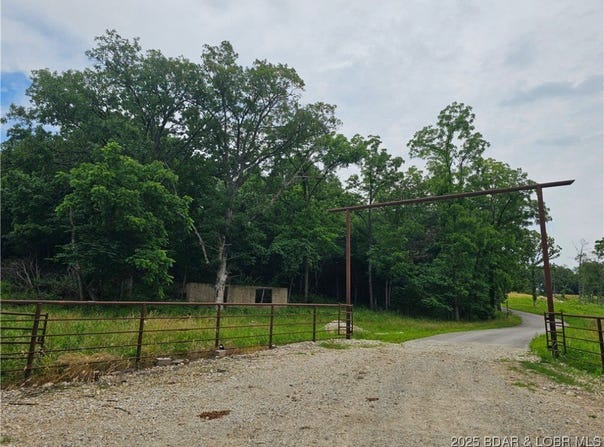 2c Old Tuscumbia Road, Eldon, MO 65026