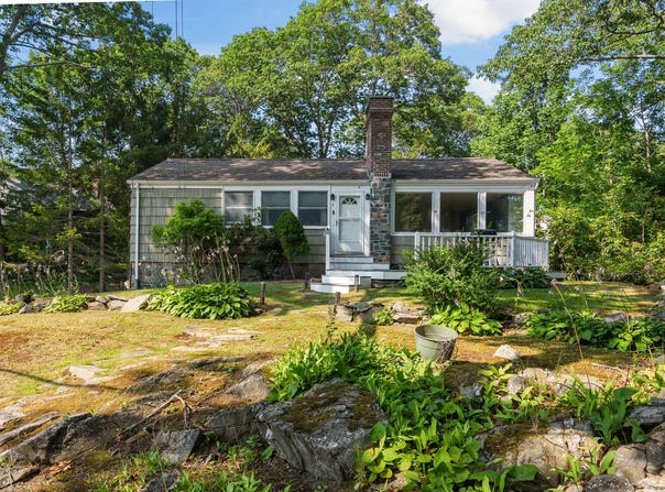 7 Rocky Knoll Road, Cape Elizabeth, ME 04107