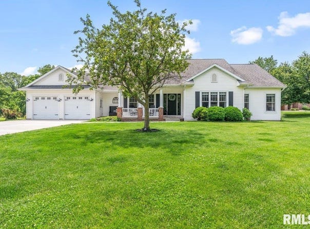 33 Vista Ridge, Petersburg, IL 62675