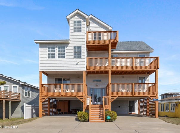 206 E Palmetto Street, Kill Devil Hills, NC 27948