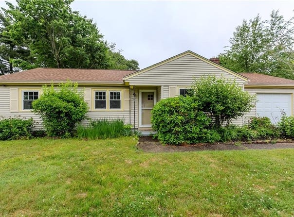 52 Capron Farm Drive, Warwick, RI 02886