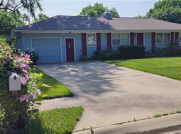 7515 N Tracy Avenue, Kansas City, MO 64118