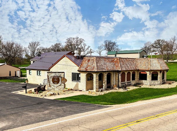 30824 Olde Hawkeye, Dyersville, IA 52040