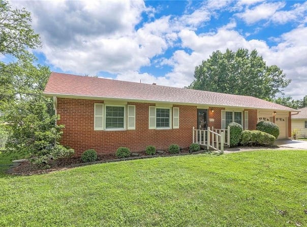 2103 Quail Street, Harrisonville, MO 64701
