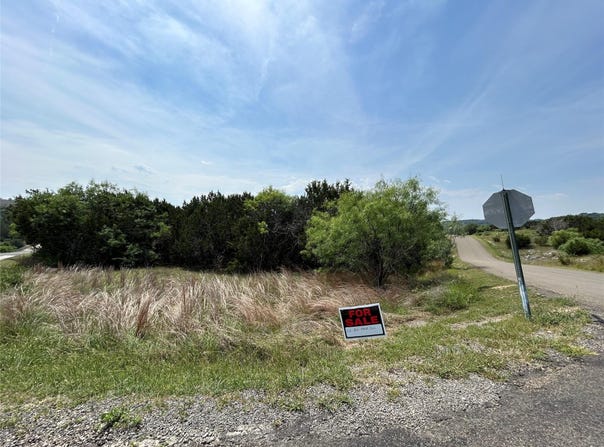 Channys Cors lot: 16, Bertram, TX 78605