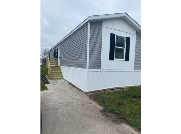 143 W. 16th St, Coal Valley, IL 61240