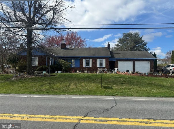 1190 STATE STREET, MERTZTOWN, PA 19539