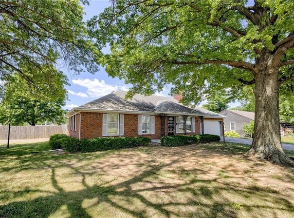 7424 Maywood Avenue, Raytown, MO 64133