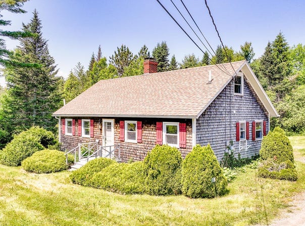 221 Lincolnville Avenue, Belfast, ME 04915