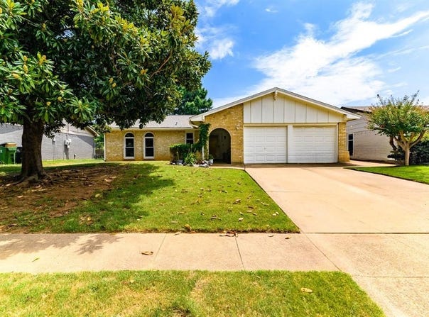 2404 Vassar Court, Arlington, TX 76015