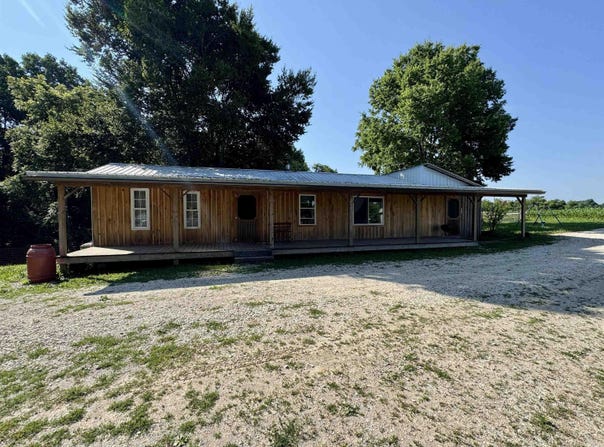 2956 E Magnolia Road, English, IN 47118