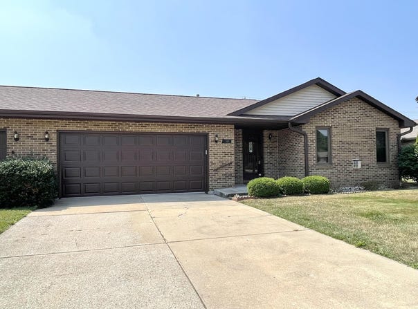 107 Regency Pkwy, La Porte, IN 46350