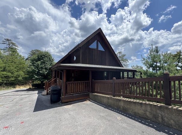 2026 Cougar Crossing Way, Sevierville, TN 37876
