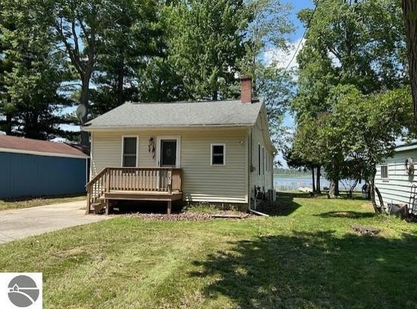 805 Rainbow Drive, East Tawas, MI 48730