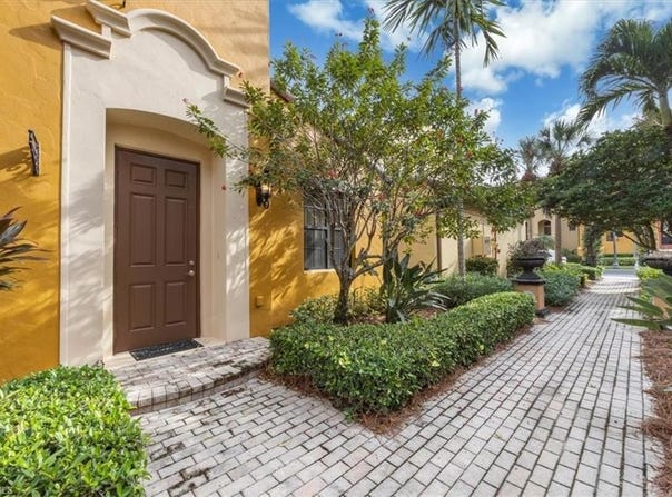 9105 Yuba Ln, NAPLES, FL 34113