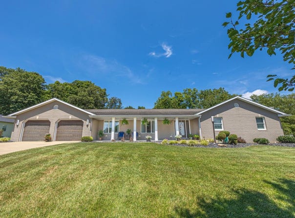 1660 W Gregory Lane, Jasper, IN 47546