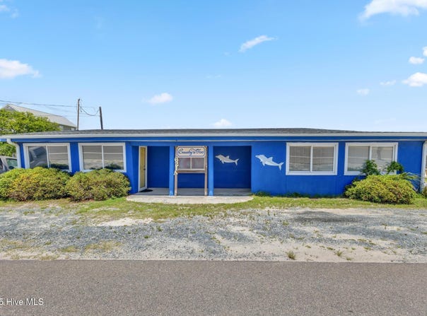621 N New River Drive, Surf City, NC 28445