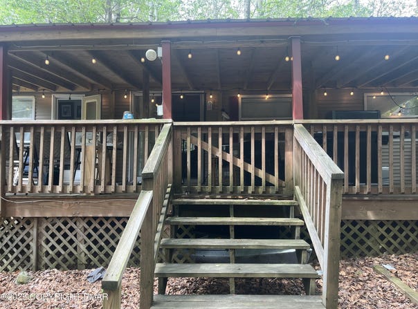 19 Menoken Trail, Newfoundland, PA 18445