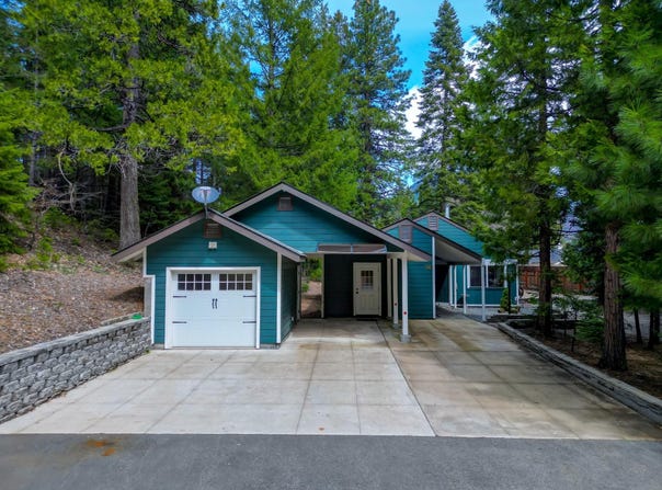 1545 Frederick St., Mt Shasta, CA 96067