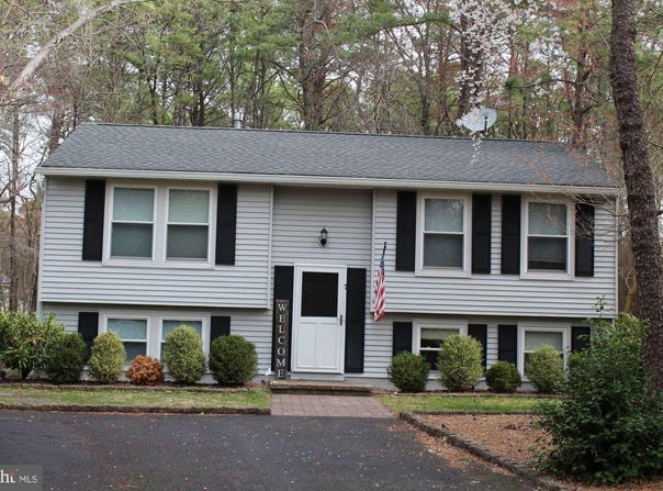 7 GEORGIAN CT., MARLTON, NJ 08053