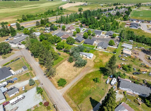 207 Henry Street, Myrtle Creek, OR 97457