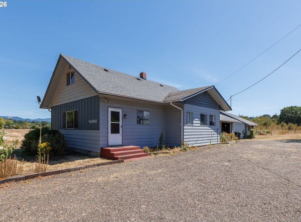 40028 LACOMB Dr, Lebanon, OR 97355