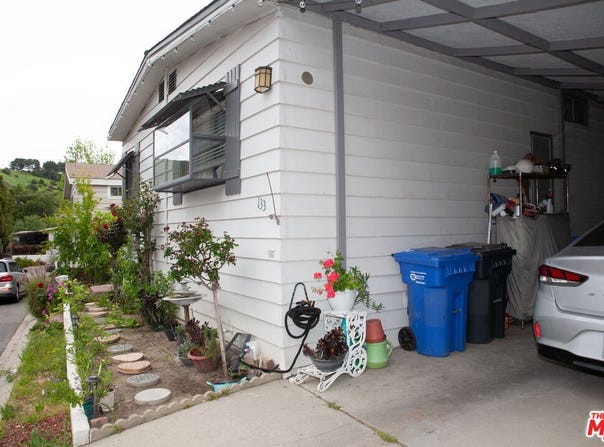 23777 Mulholland Hwy, Calabasas, CA 91302