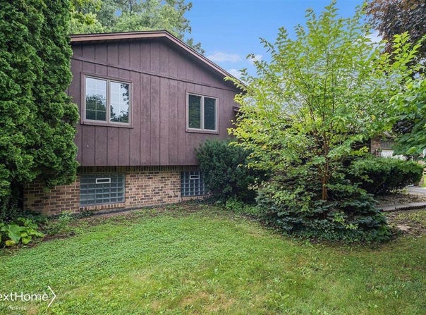 7415 Green Valley Drive, Grand Blanc, MI 48439
