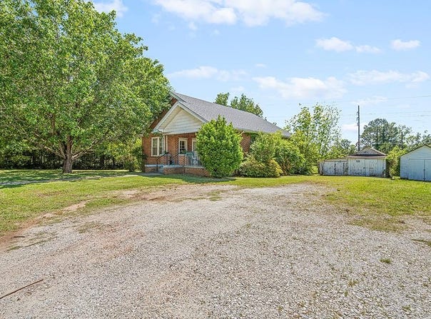 92 Fourth St, Greenwood, SC 29646