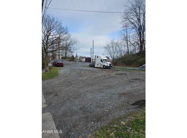 000 Pennsylvania Avenue, Cresson, PA 16630