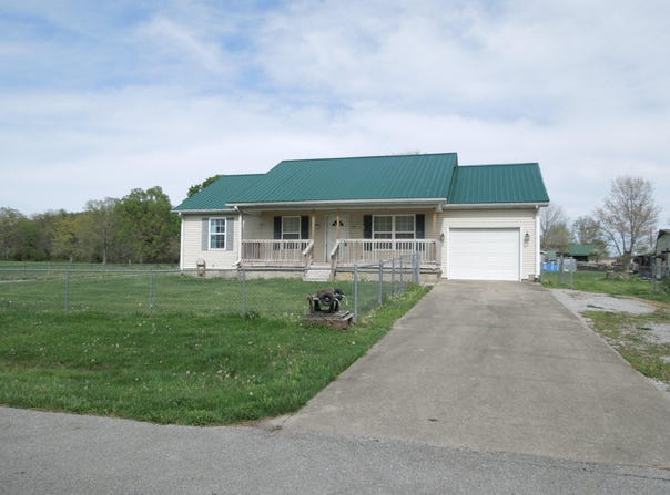 328 Gray Hawk Road, Hustonville, KY 40437
