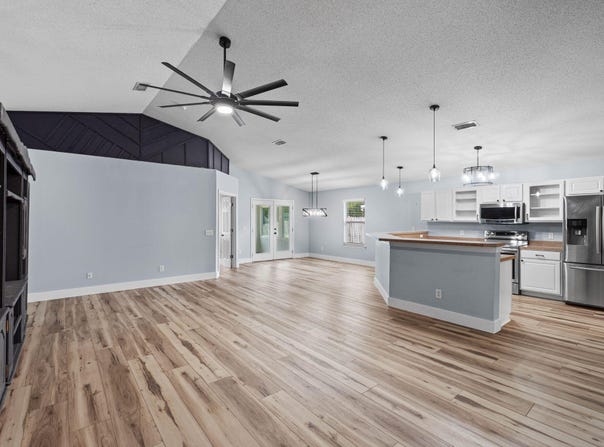 6450 Heronrun Way, Gulf Breeze, FL 32563