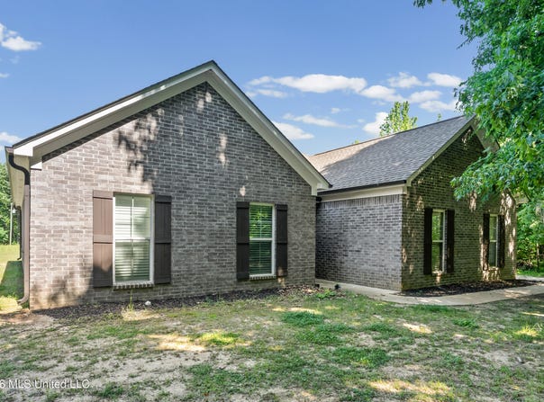 1762 Smart Road, Como, MS 38619