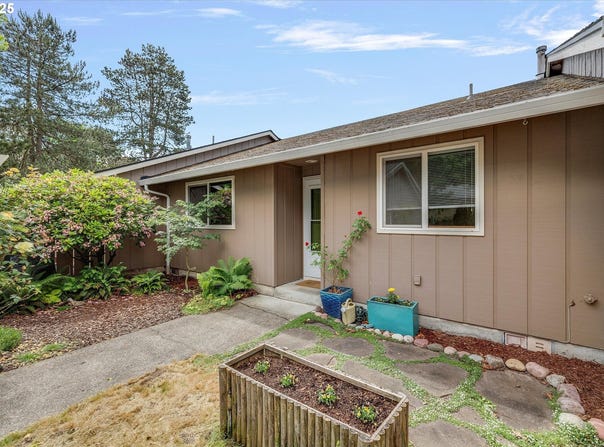 2992 SE BLUE BIRD DR, Hillsboro, OR 97123