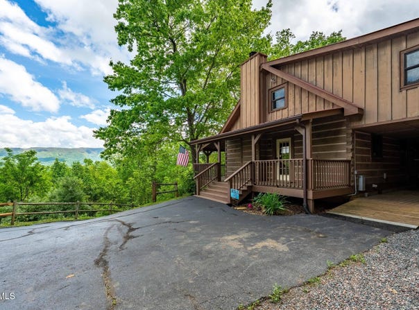 563 Longview Private Drive, Mountain City, TN 37683