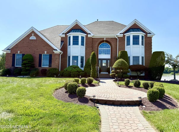 140 Pin Oak Road, Freehold, NJ 07728