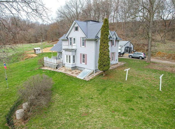 S1205 County Road Y, Wonewoc, WI 53968-9632