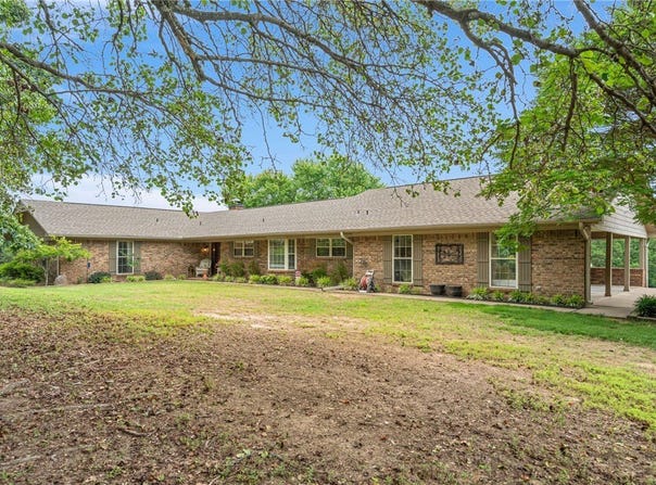 6308 N Mountain Grove Road, Alma, AR 72921