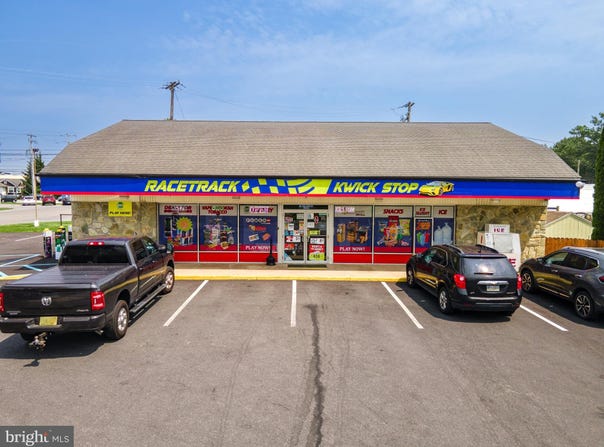 2453 OLD PHILADELPHIA PIKE, LANCASTER, PA 17602