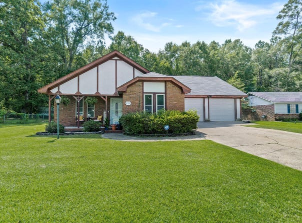 219 Sam Rayburn, Hattiesburg, MS 39402
