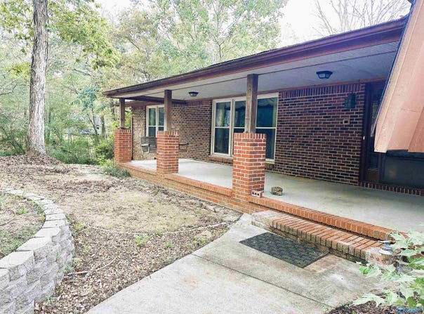 1975 Pine Lake Drive NW, Arab, AL 35016