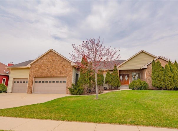 2026 Stonehaven Drive, Sun Prairie, WI 53590