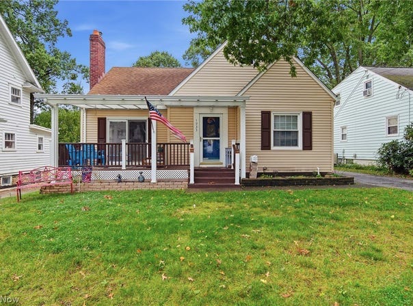 1933 9th Street, Cuyahoga Falls, OH 44221