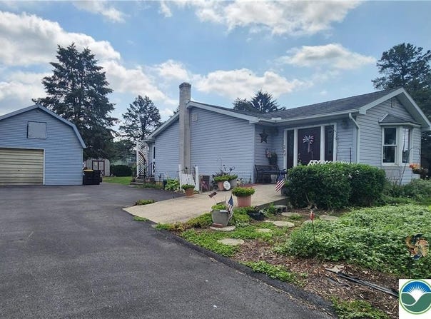488 Daniels Road, Lower Nazareth Twp, PA 18064