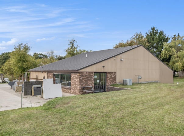 7887 Elm Avenue, Newaygo, MI 49337