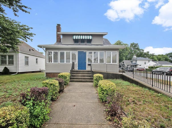 3321 Mishawaka Avenue, South Bend, IN 46615-2336