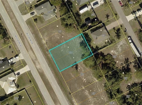 3717 W Gator Circle, Cape Coral, FL 33909