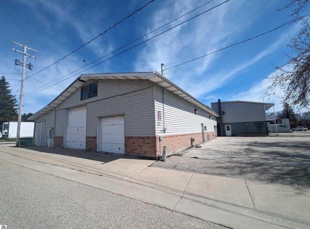 108 N Mackinaw Road, Au Gres, MI 48703